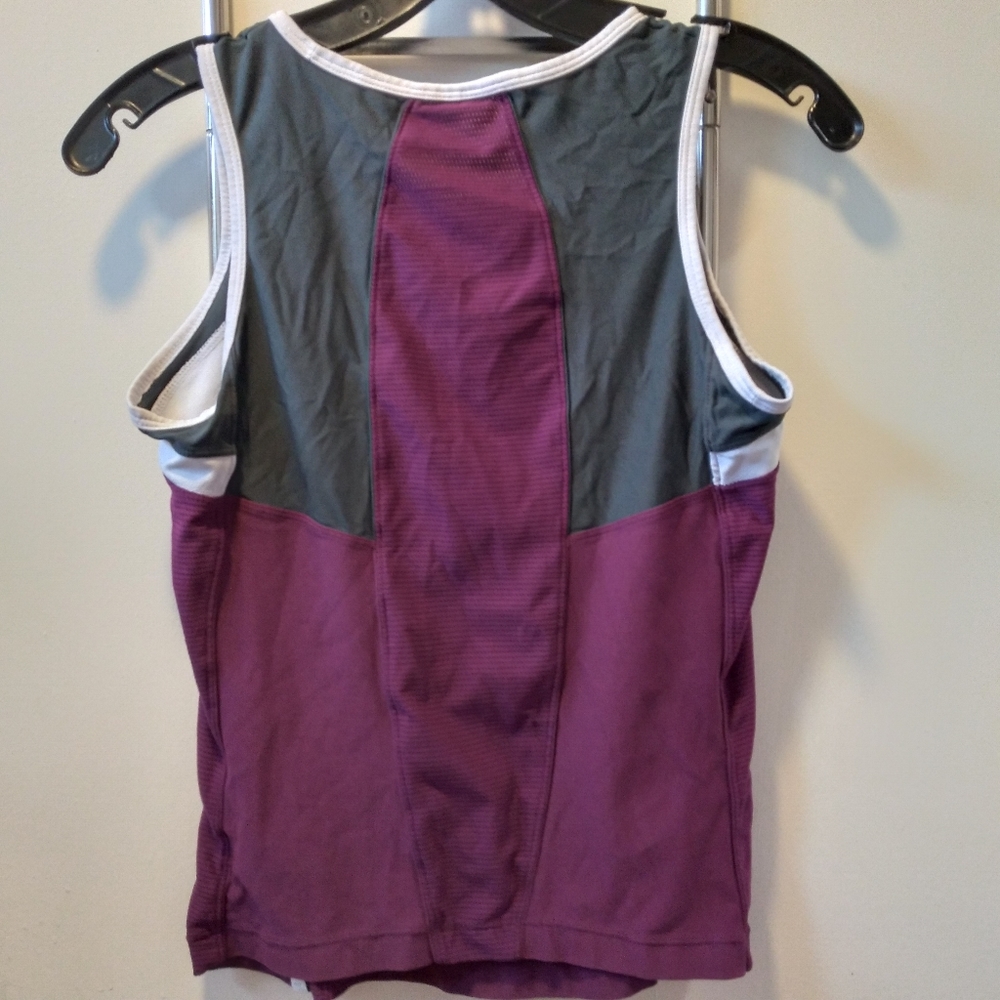 NIKE ACTIVE WEAR SHIRT SIZE S - Picture 2 of 3